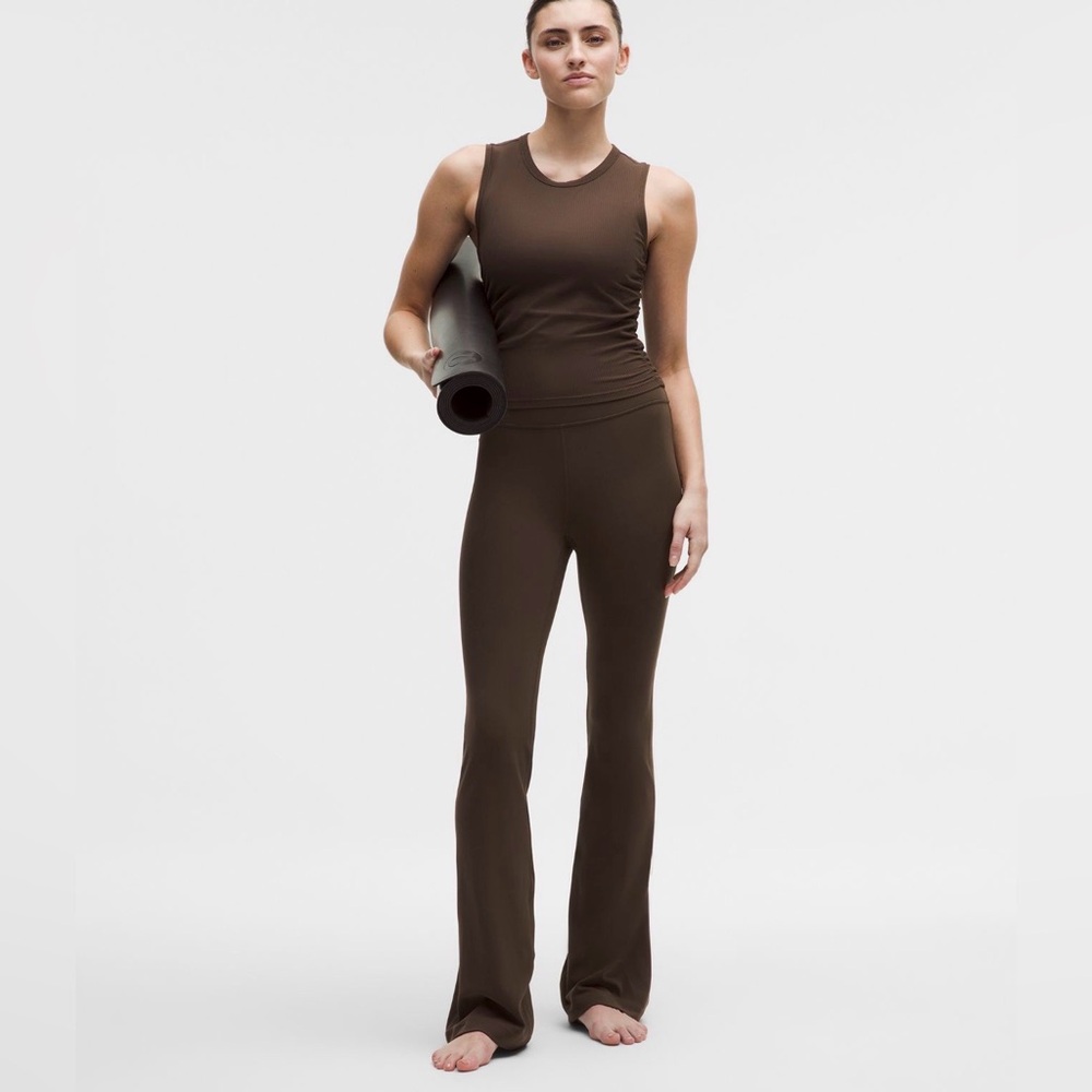 Groove Nulu High-Rise Flared
Pant Regular
